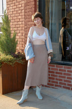 Load image into Gallery viewer, Hazelnut Honey Skirt