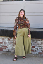 Load image into Gallery viewer, Roamin Free Pants
