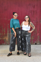 Load image into Gallery viewer, Off the Cuff Top - Teal
